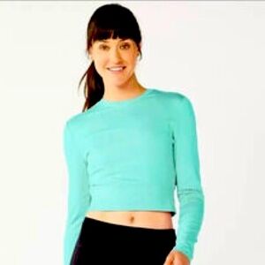 Long Sleeve Green Athletic Crop Top